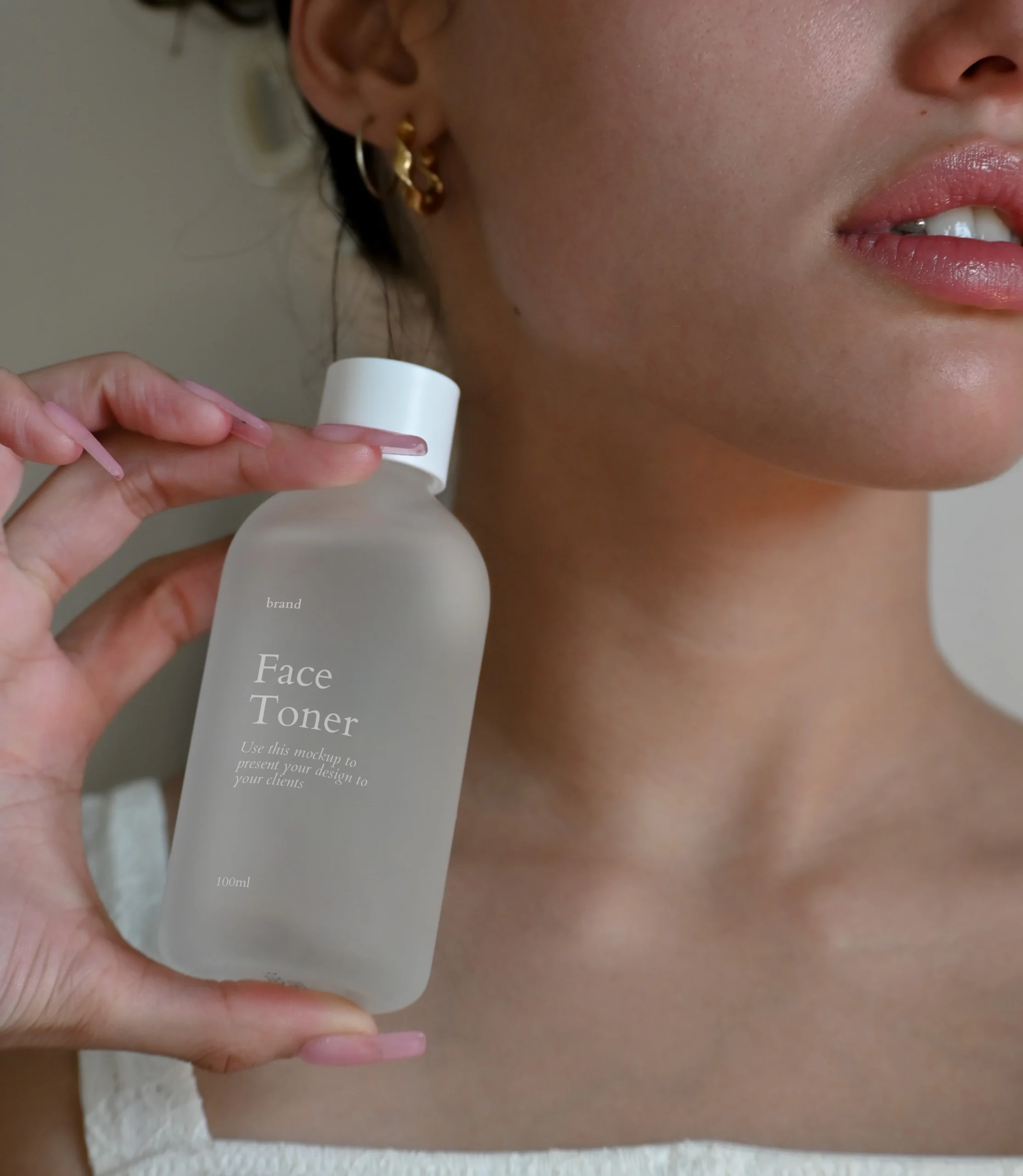 42128476 cosmetic bottle mockup scaled